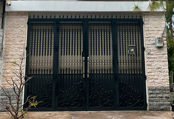 mẫu cửa cổng sắt 4 cánh đẹp